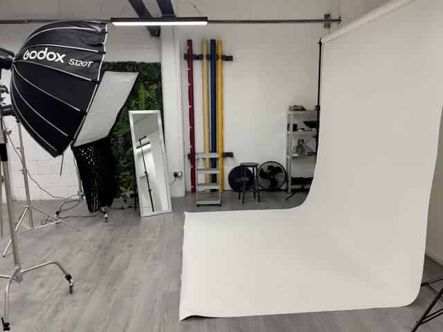 VisualVerse Studios