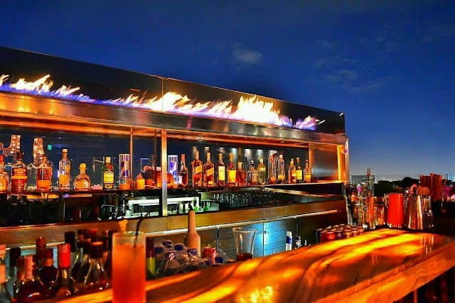 Cloud Dining & Lounge