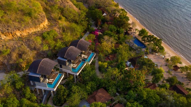 Beachfront Villas