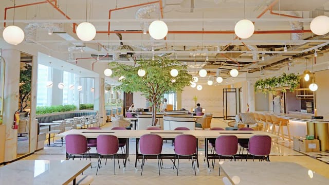 Modern coworking space in GoWork, versatile venue for meetings and networking events.