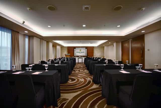 Ruang Meeting Emerald - Royal Palm