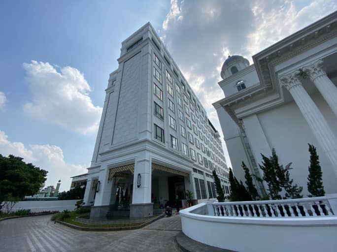 Aria Ballroom & Terrace at Sutasoma Hotel, elegant venue for meetings and events