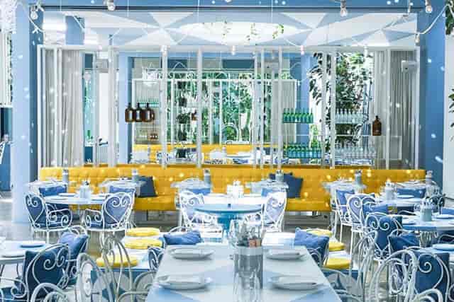 Vibrant Da Maria restaurant with elegant seating for corporate events and gatherings.