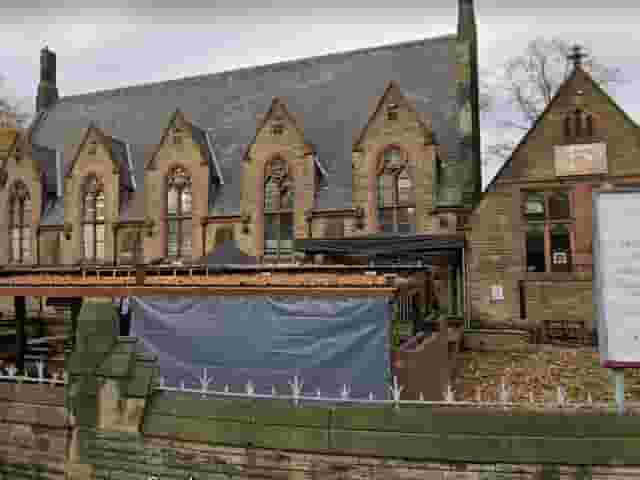 256 Fallowfield