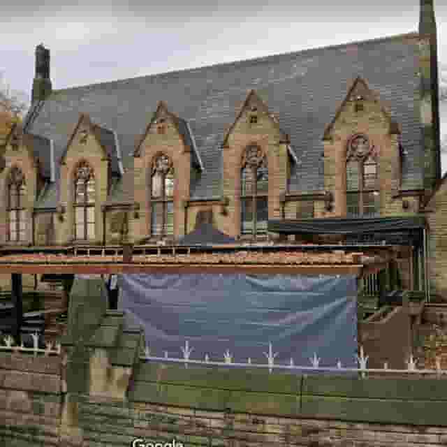 256 Fallowfield