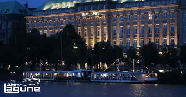 Elegant waterfront restaurant in Alsterlagune, ideal for upscale events and conferences.