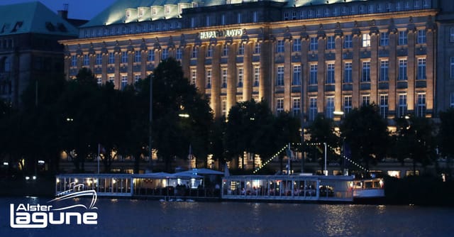 Elegant waterfront restaurant in Alsterlagune, ideal for upscale events and conferences.