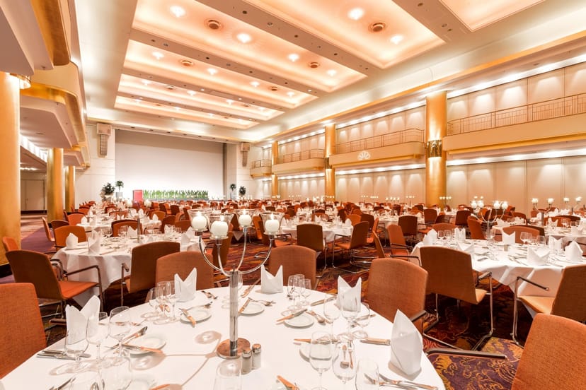Elegant event hall at Grand Elysée Hamburg, ideal for formal dinners and corporate gatherings.
