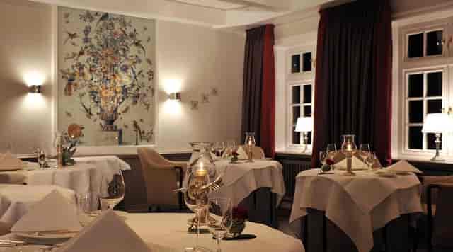 Elegant dining space at Hotel Jörg Müller, perfect for upscale events and gatherings.