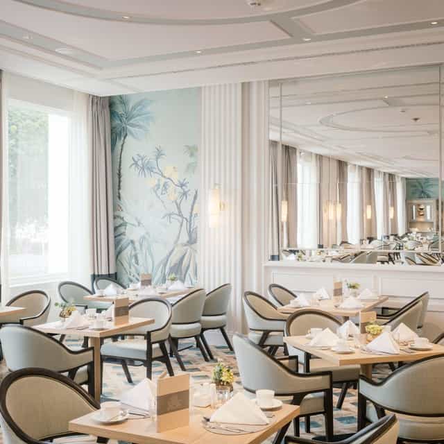Elegant Alstersalon event space in Hotel Atlantic Hamburg for upscale meetings and gatherings.