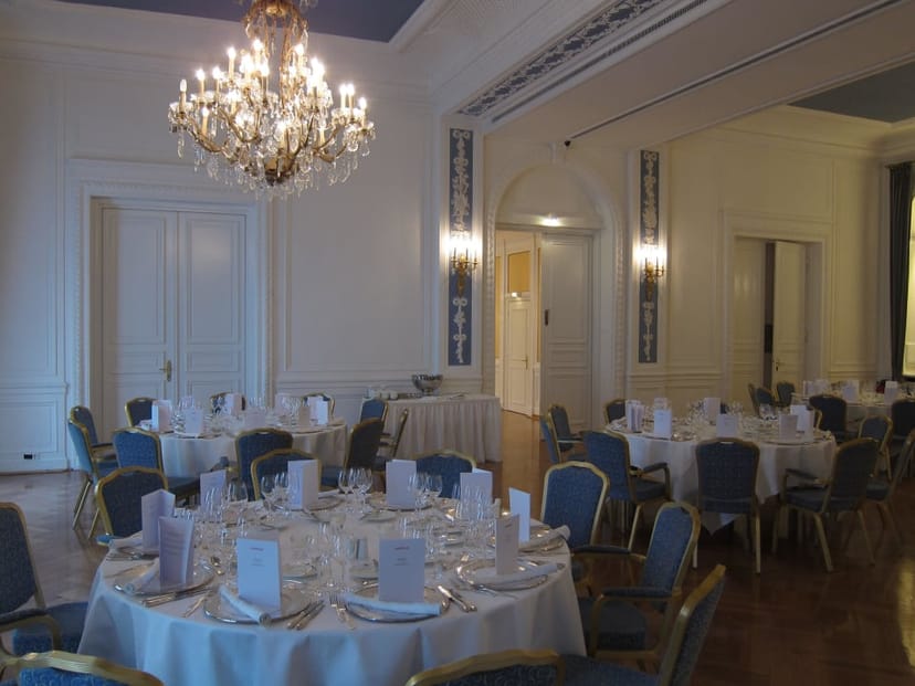 Elegant banquet setting in Kleiner Festsaal, Hotel Atlantic Hamburg for corporate events.