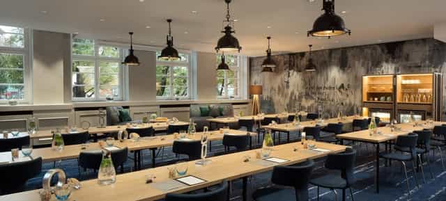 Lillienthal Conference Center, bright meeting space for professional events in Hamburg Airport.