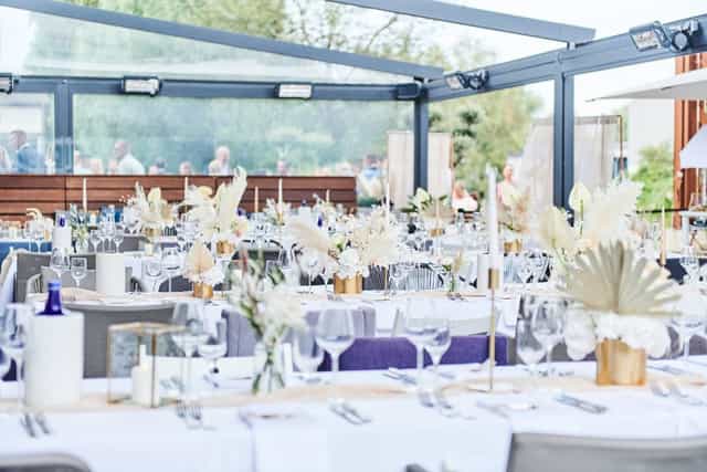 Elegant table setting at Restaurant Hansekai, ideal for weddings and events in Hamburg.