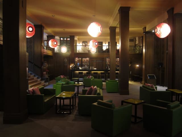 Bar