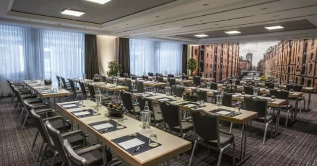 Corporate meeting room with natural light at Best Western Plus Hotel Boettcherhof.