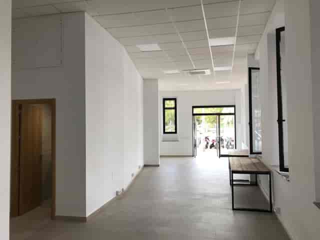 Cotopaxi venue in Magma Sevilla: spacious, well-lit event space with natural light.