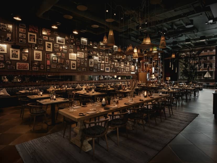 Stylish kitchen restaurant in Pierdrei Hotel, ideal for intimate gatherings and events.