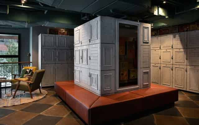 RACKER ROOM