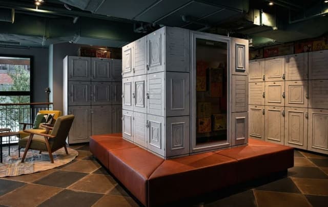 RACKER ROOM