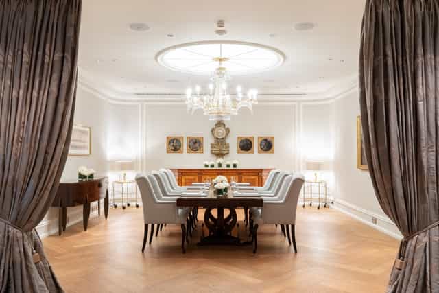 Fairmont Grand Salon: Elegant dining, private events, executive meetings.