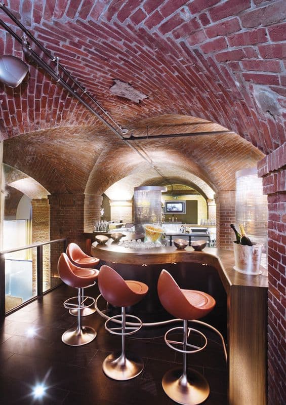 bar