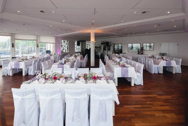 Elegant ALSTER Lounge wedding event, lavender accents