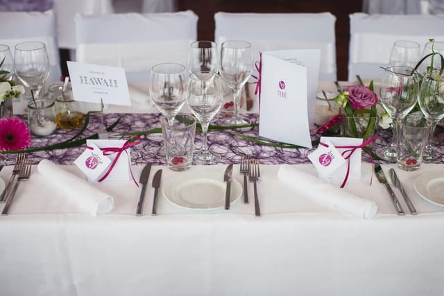 Alster Lounge event table, floral, corporate party