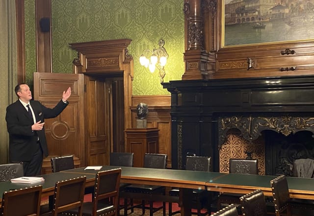 Ratsdiener im Hamburger Rathaus - FINK ...