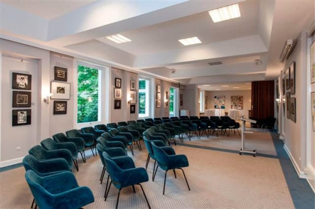 IBZ seminar room, curved seating, event, meeting