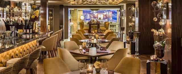 Hamburg hotel lounge, elegant dining, corporate events