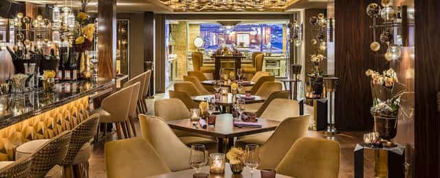 Hamburg hotel lounge, elegant dining, corporate events
