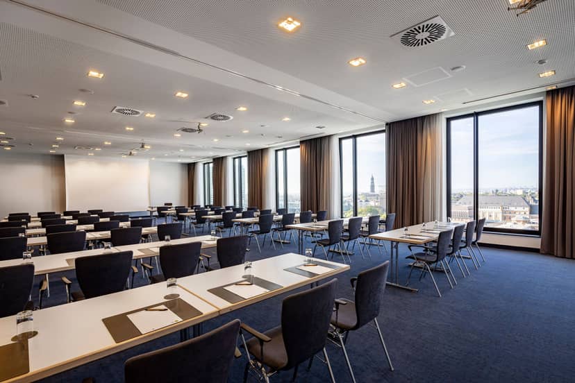 Hamburg conference room, modern training space, corporate event, seminar