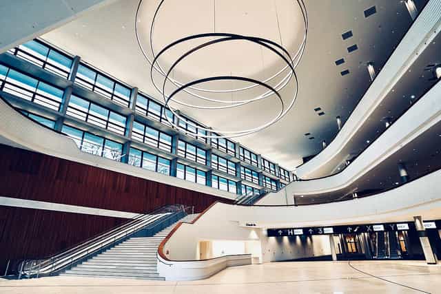 Hamburg convention atrium, modern, natural light, event, meeting