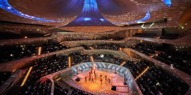 Elbphilharmonie concert hall, tiered seating, music event, keynote