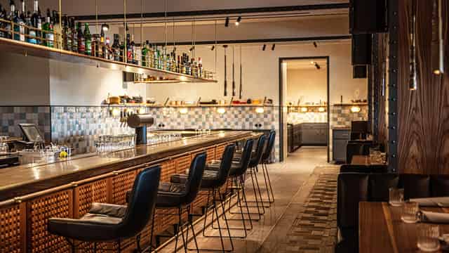 bar