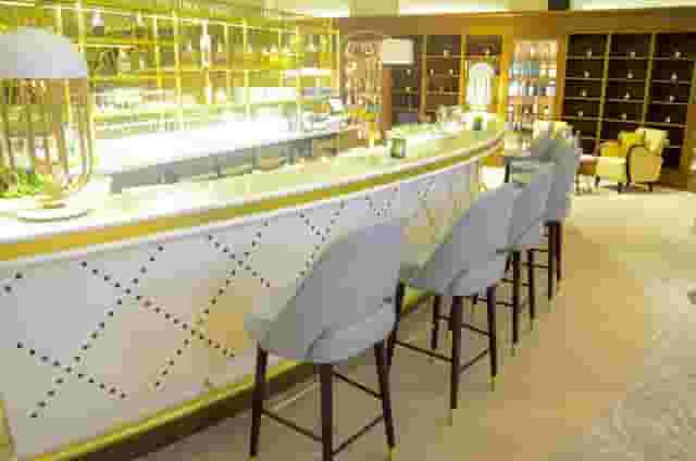 bar