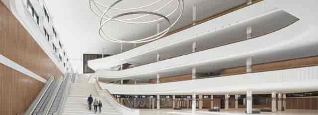 CCH Hamburg atrium, modern chandelier, event registration, networking