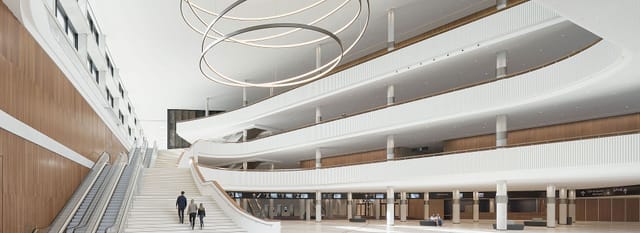 CCH Hamburg atrium, modern chandelier, event registration, networking