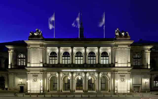 Commerzsaal Hamburg: Neoclassical building, awards, gala, conference.