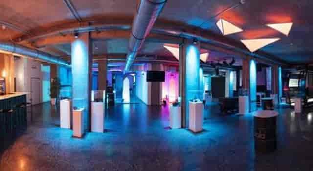 VR HQ Hamburg industrial venue, tech launch