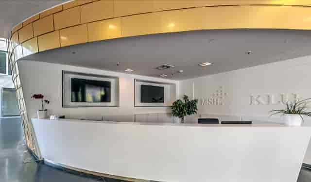 KLU foyer reception, modern event registration, corporate meeting