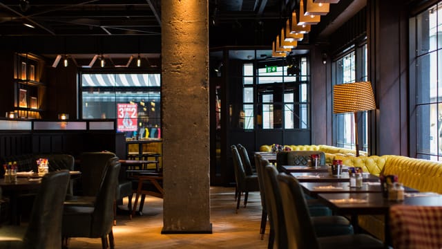 Vintage Cafe brunch event, modern venue, flexible seating