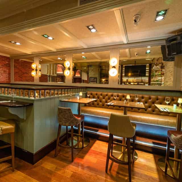 Cocktail bar