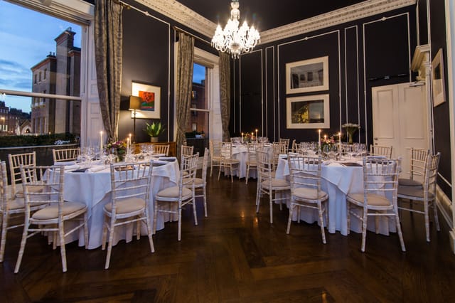Elegant dining room at No. 25 Fitzwilliam Place, perfect for upscale events and formal dinners.