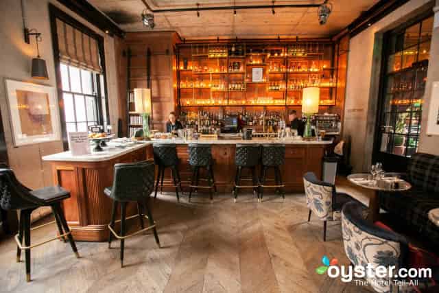 bar