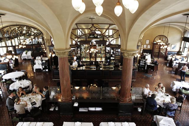 Bar