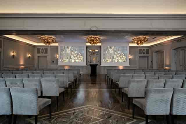 Continental Event Teatersalen: formal lecture, presentation, chandelier