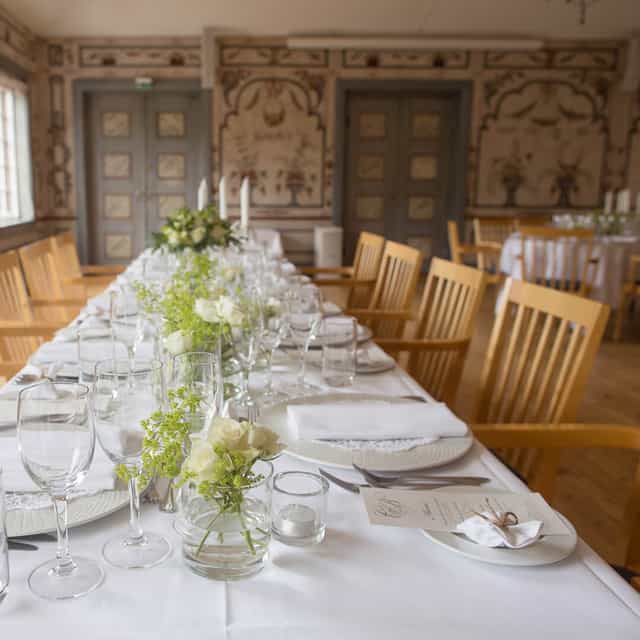 Historic banquet hall, elegant floral, corporate dinner, wedding reception