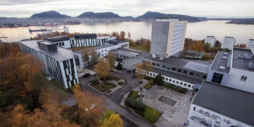 NHH student event, modern campus, corporate conference, seminar retreat