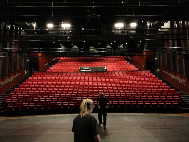 Bølgen Kulturhus Storsalen stage concert venue